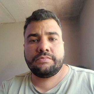<strong>Andrés Vargas, 37 años — Cali, CO</strong>